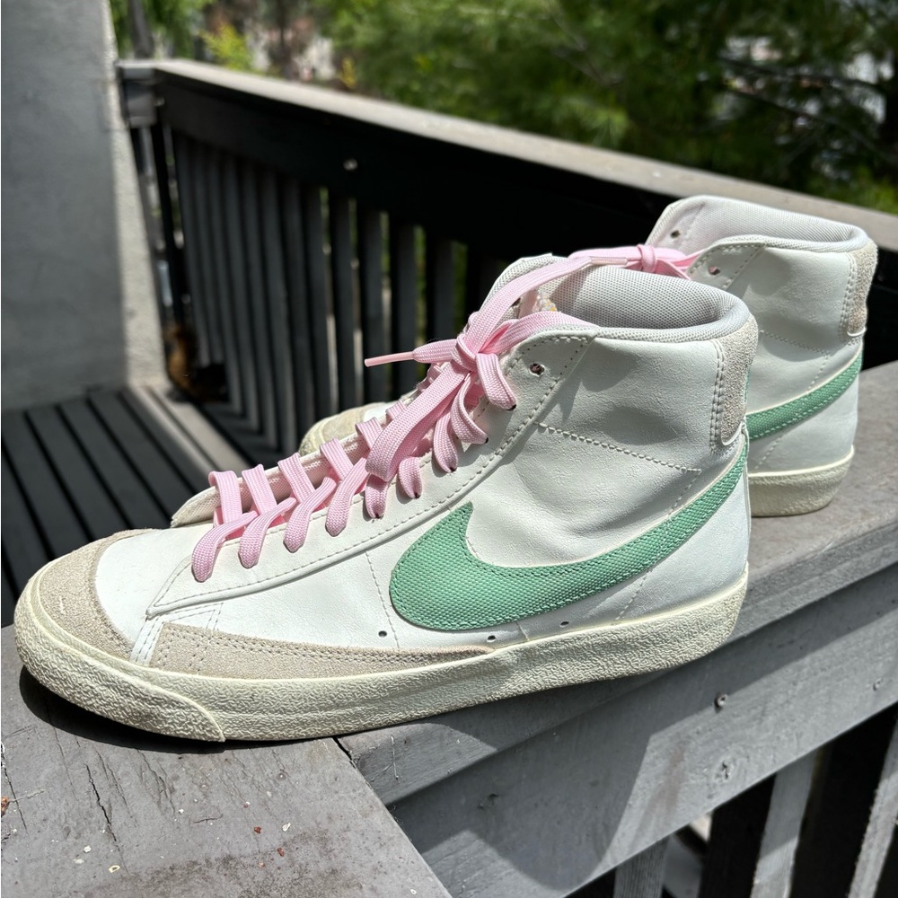 Nike men’s high top 2022 size 9.5